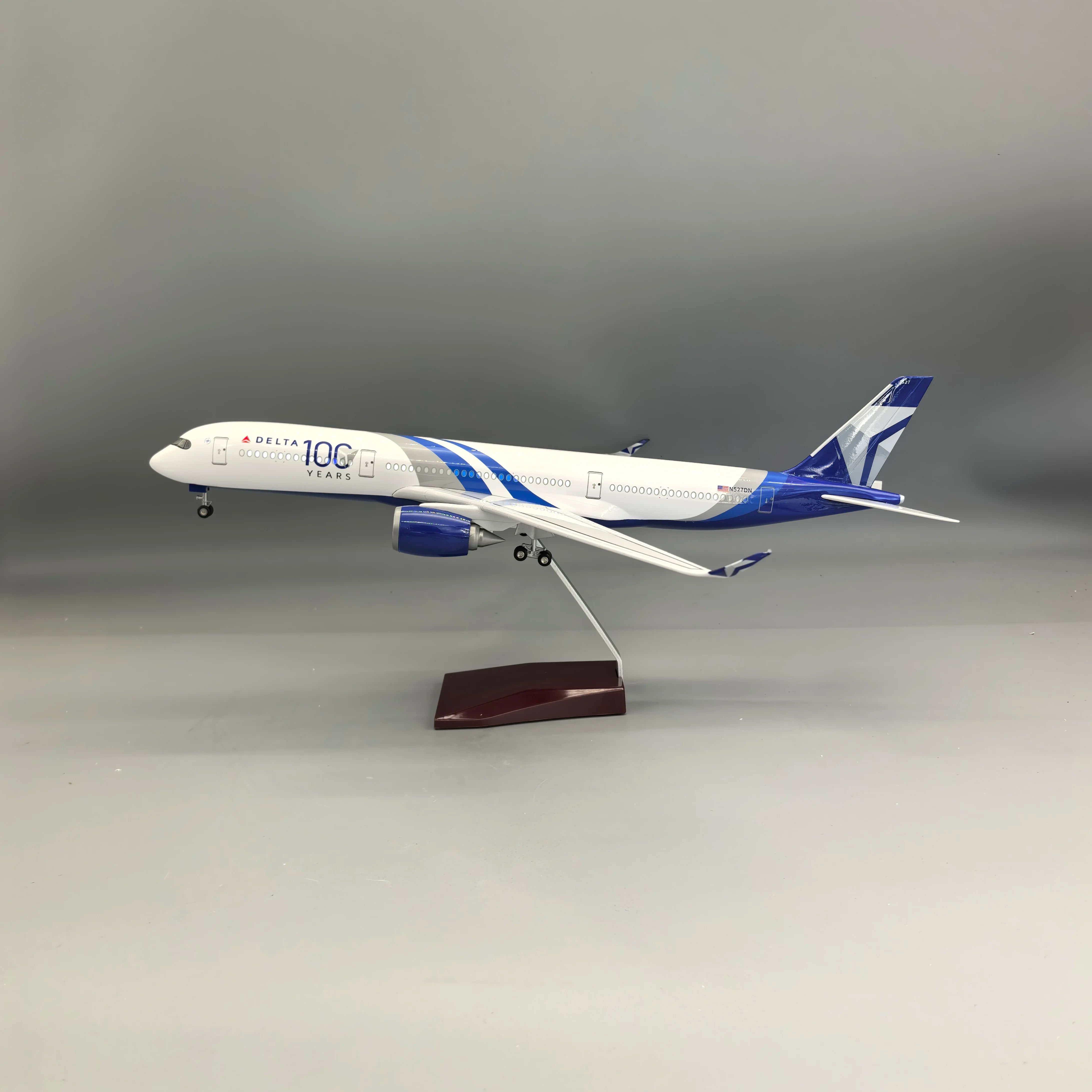 Kids Educational Gadget - 1/142 scale aircraft Delta A350 Airways